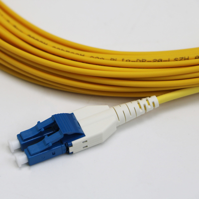 LC Uniboot Zip Cod Singlemode G657.A1 BendInsensitive Duplex 2mm LSZH Χαμηλή απώλεια 0,15dB Σύρμα Fiber Patch